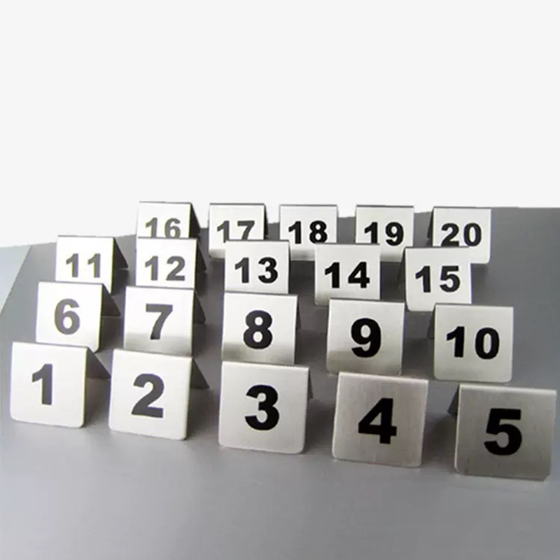 Numéros de table carrés en aci - Graded Card Display avis et prix